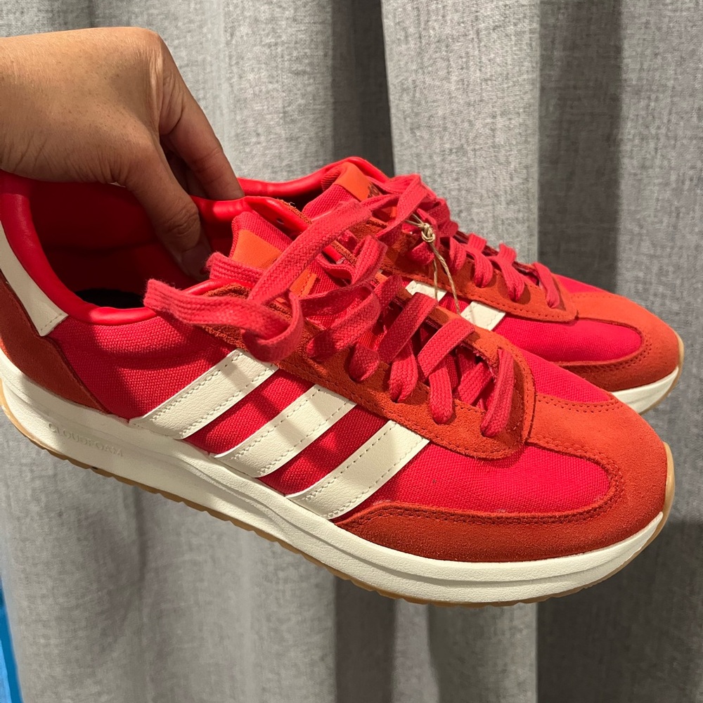 adidas Men’s Red & White Retro-Style Running Sneakers size 9